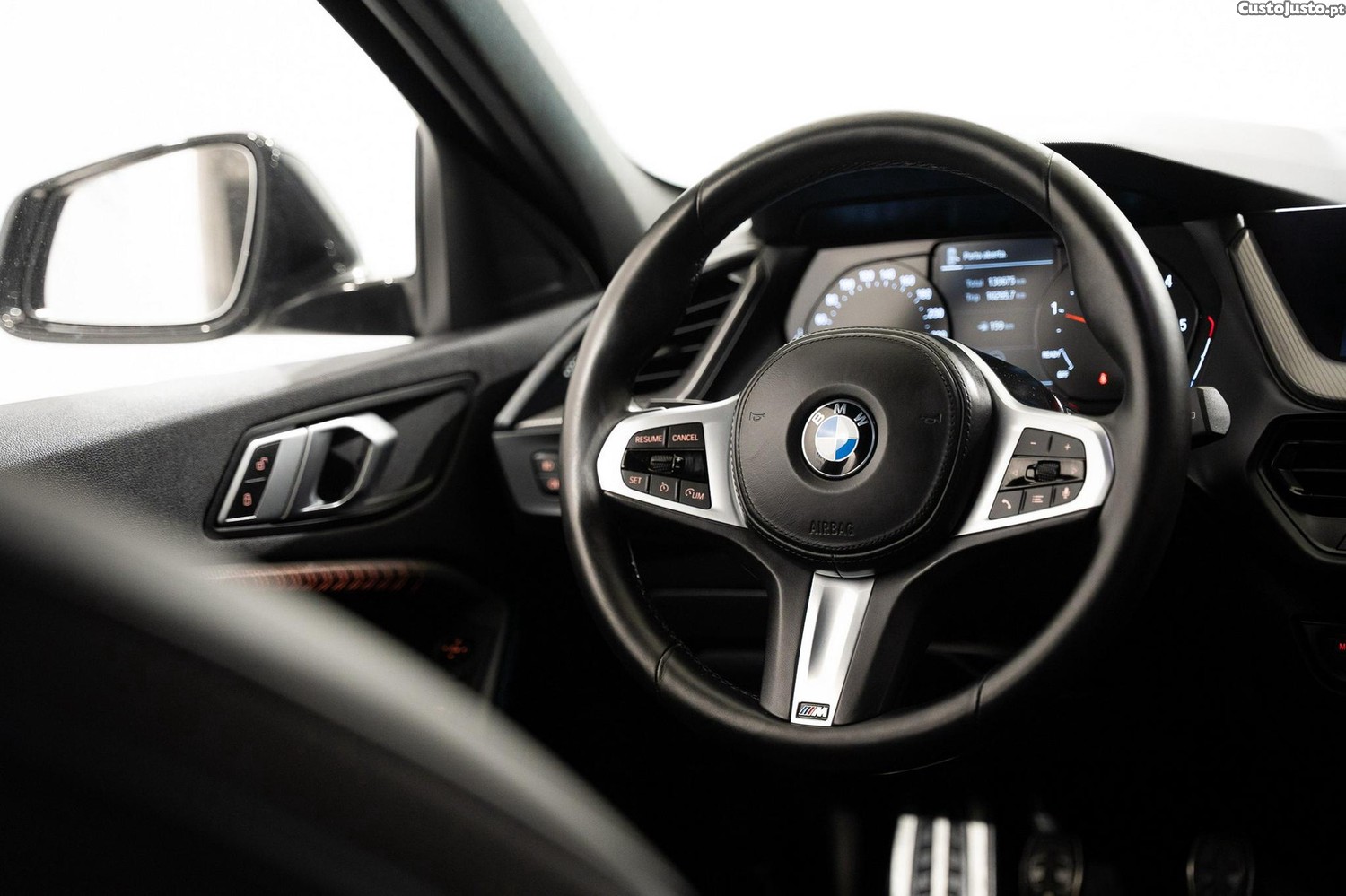 BMW 116 d Corporate Edition M — fotografia 16