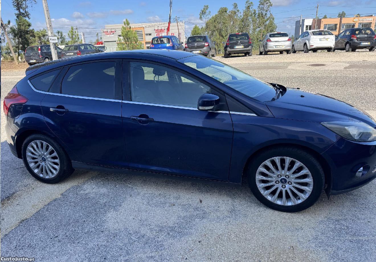 Ford Focus 1.0 SCTI de 2012 — fotografia 9