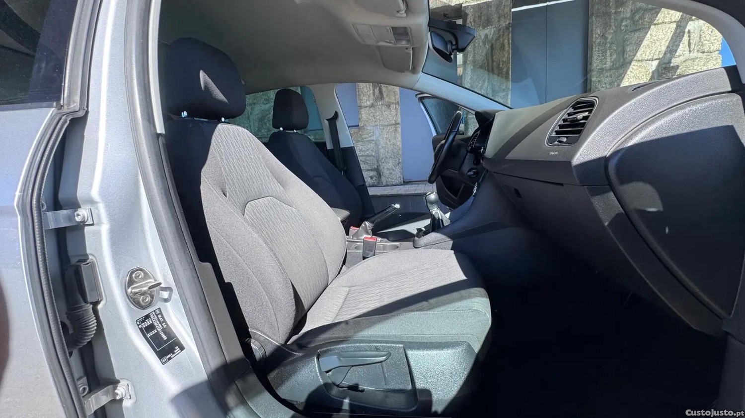 SEAT Leon 1.6 TDI Reference Ecomotive — fotografia 5