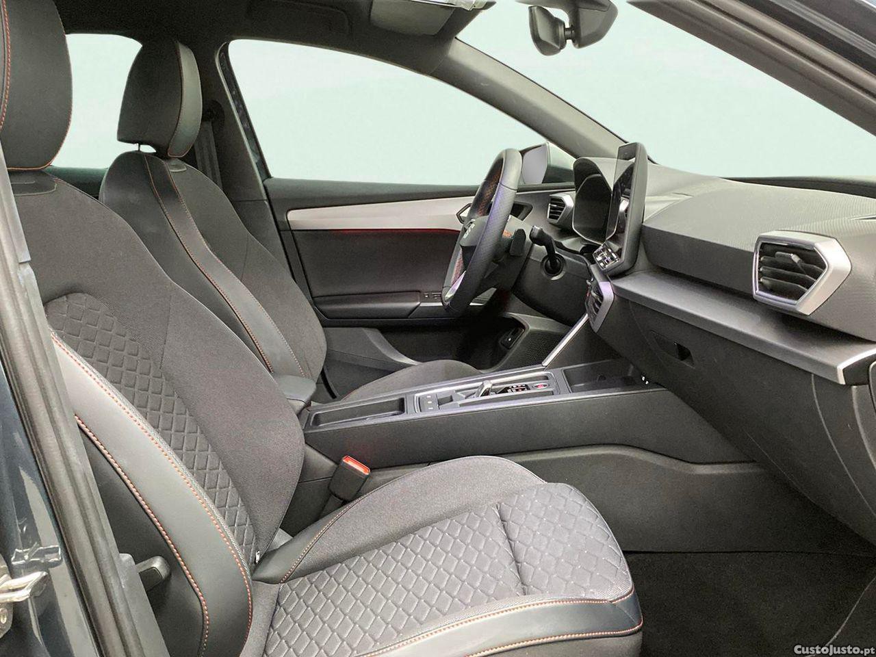 SEAT Leon 1.5 TSI e-Hybrid FR DSG — fotografia 11