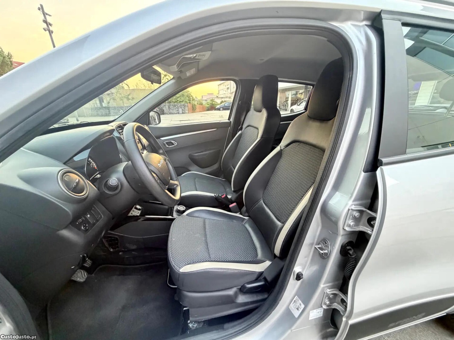 Dacia Spring Comfort Plus — fotografia 16