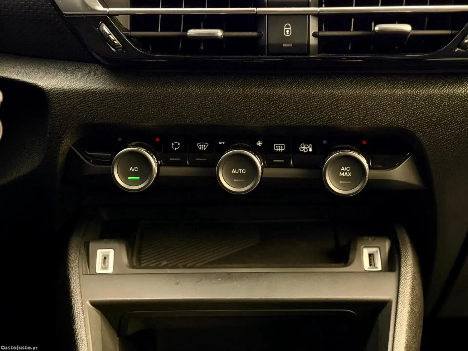 Citroën e-C4 50 kWh C-Series — fotografia 11