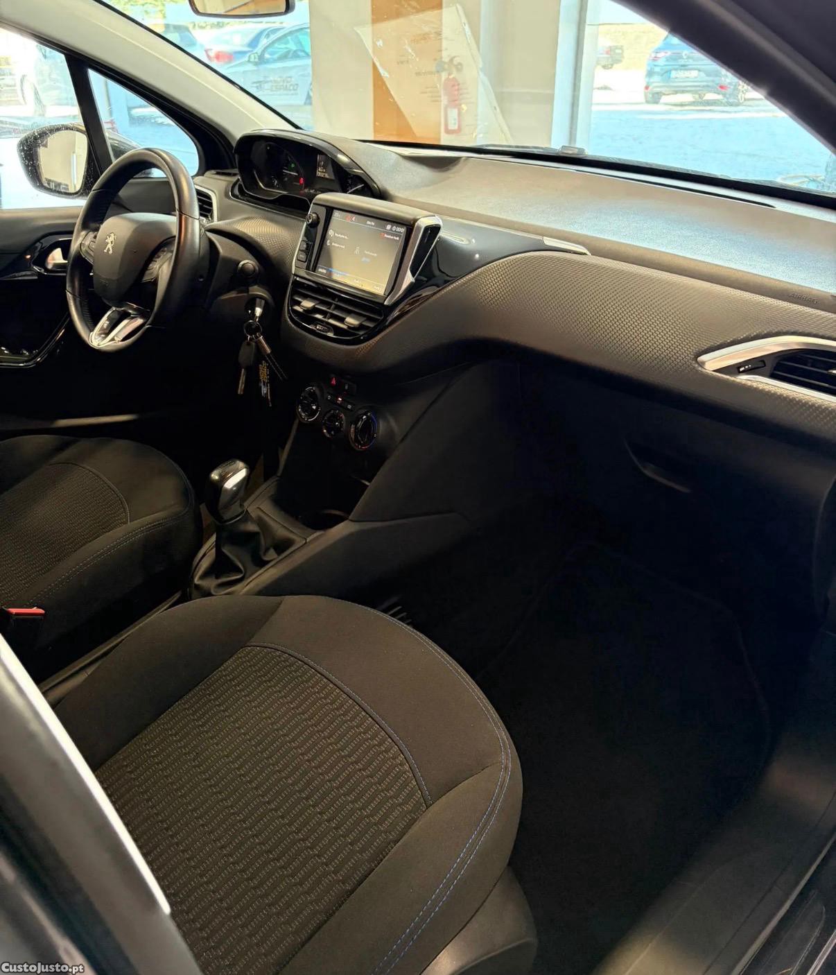 Peugeot 208 1.2 Puretech Style — fotografia 3