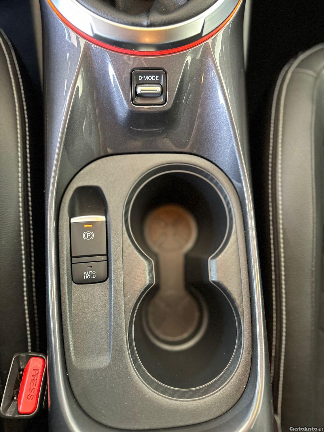 Nissan Juke 1.0 DIG-T Tekna — fotografia 6