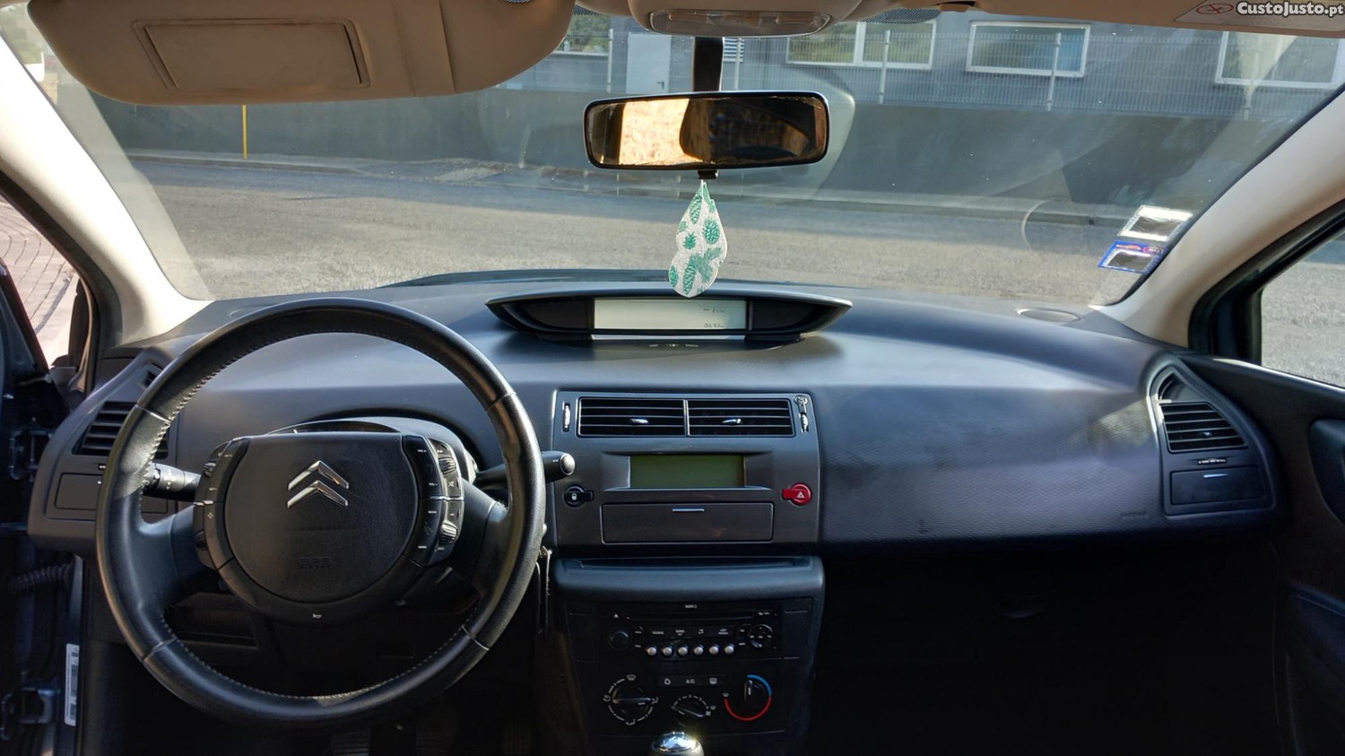 Citroën C4 1.4 — fotografia 6
