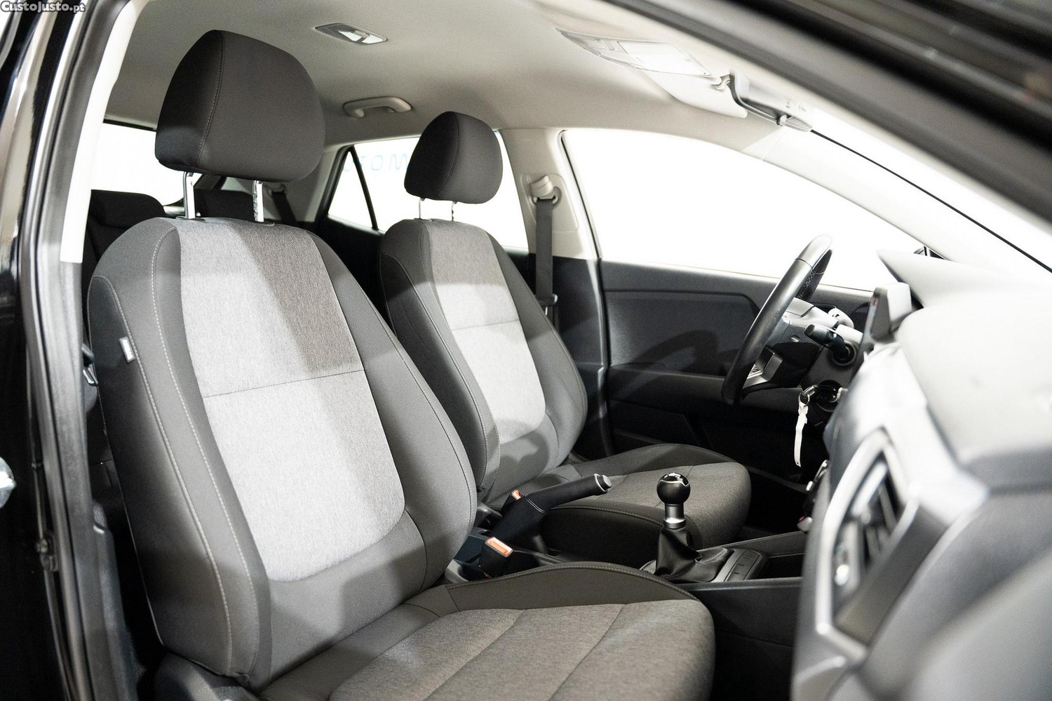Kia Stonic 1.2 MPi Dynamic — fotografia 3