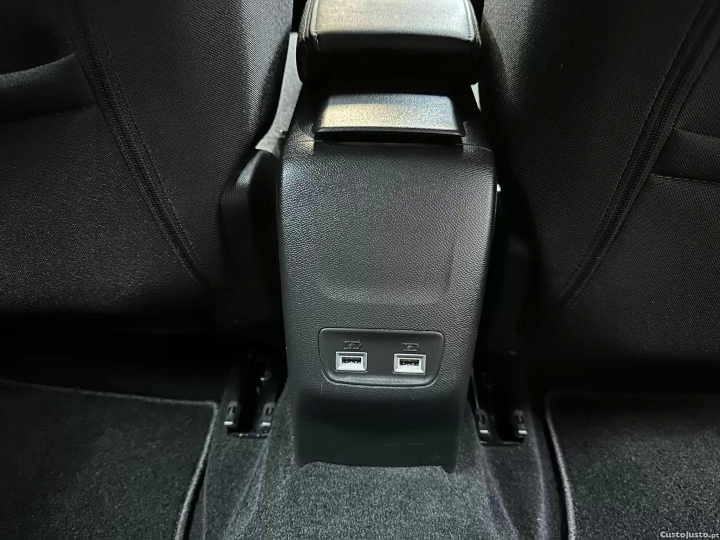 Peugeot e-208 E-208 50 kwh aut. led keylessgo klima pdc — fotografia 2