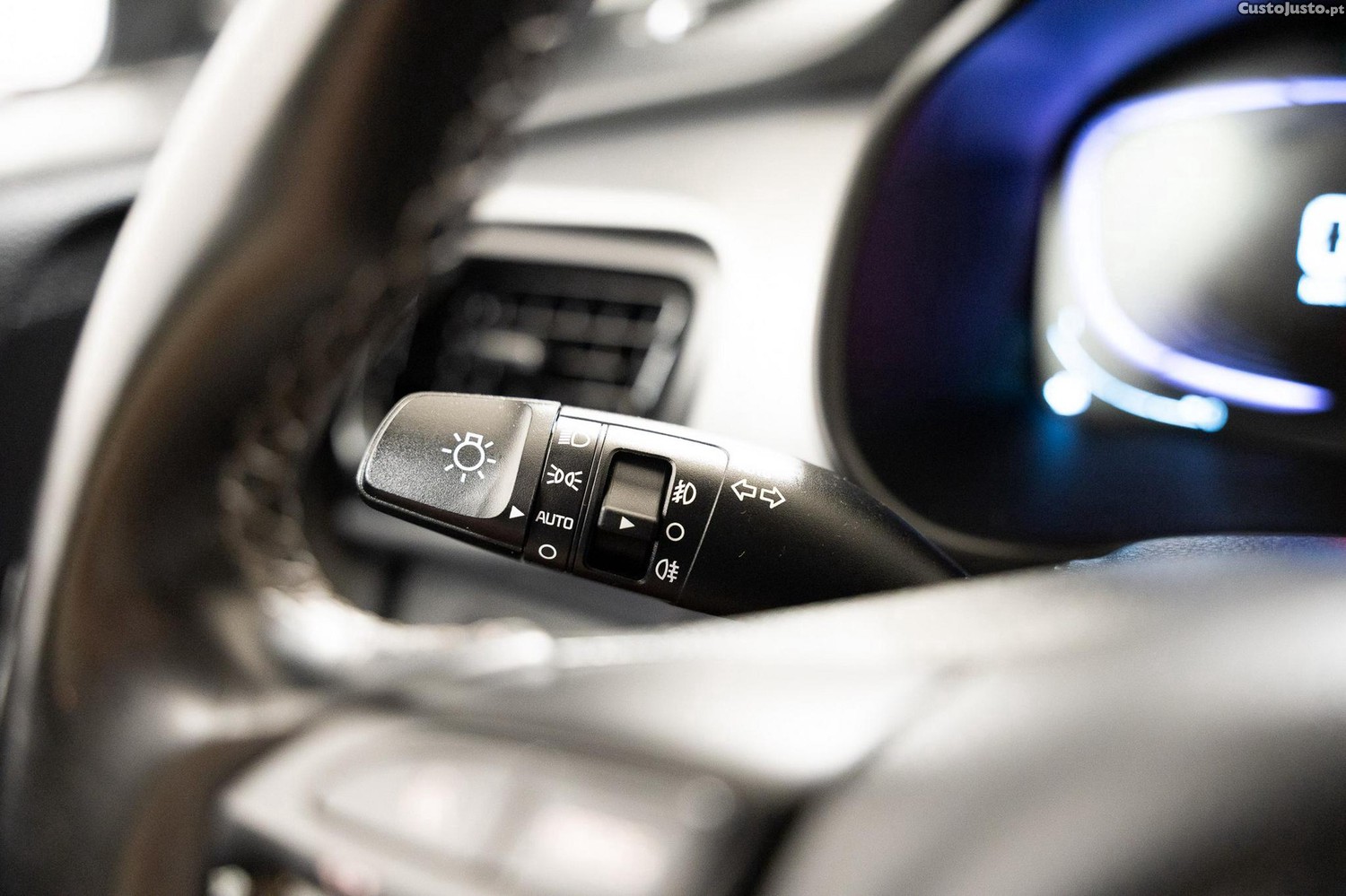 Kia Stonic 1.2 MPi Dynamic — fotografia 8