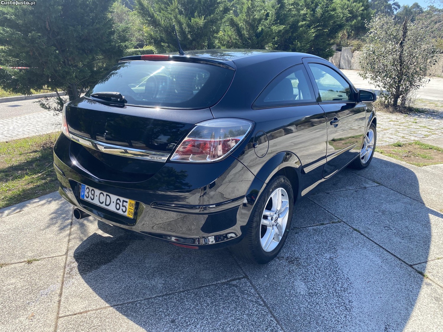 Opel Astra GTC 1.3 Cdti Sport — photo 2