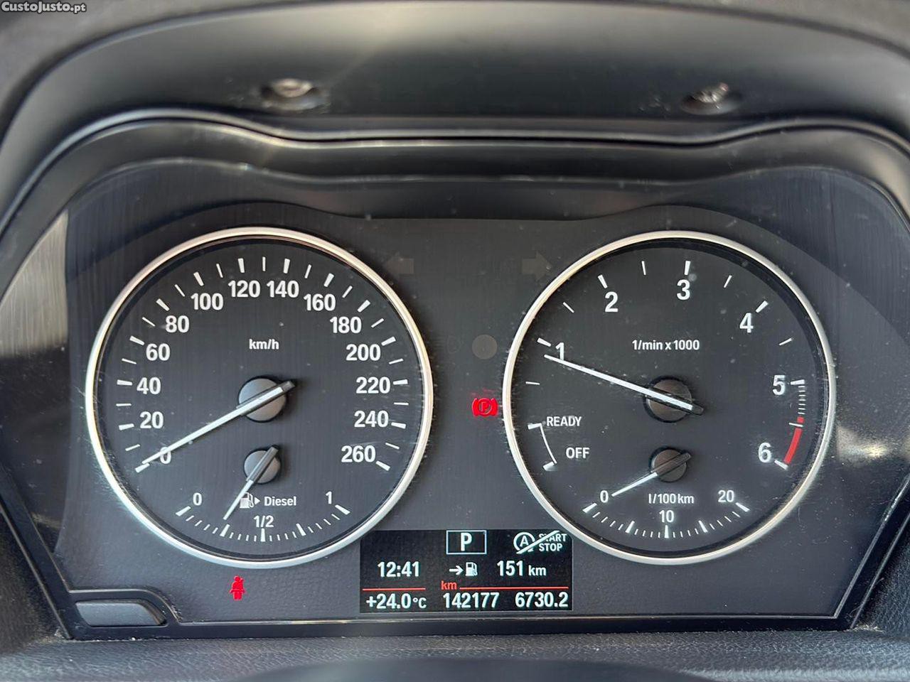 BMW 218 Active Tourer d Auto — fotografia 6