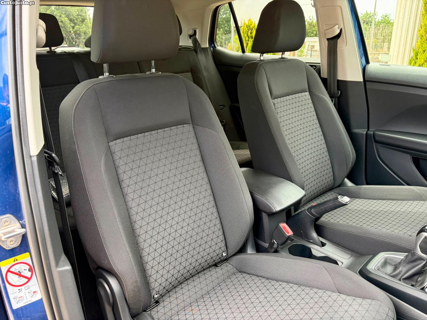 Volkswagen T-Roc 1.0 TSI Advance DSG — fotografia 6