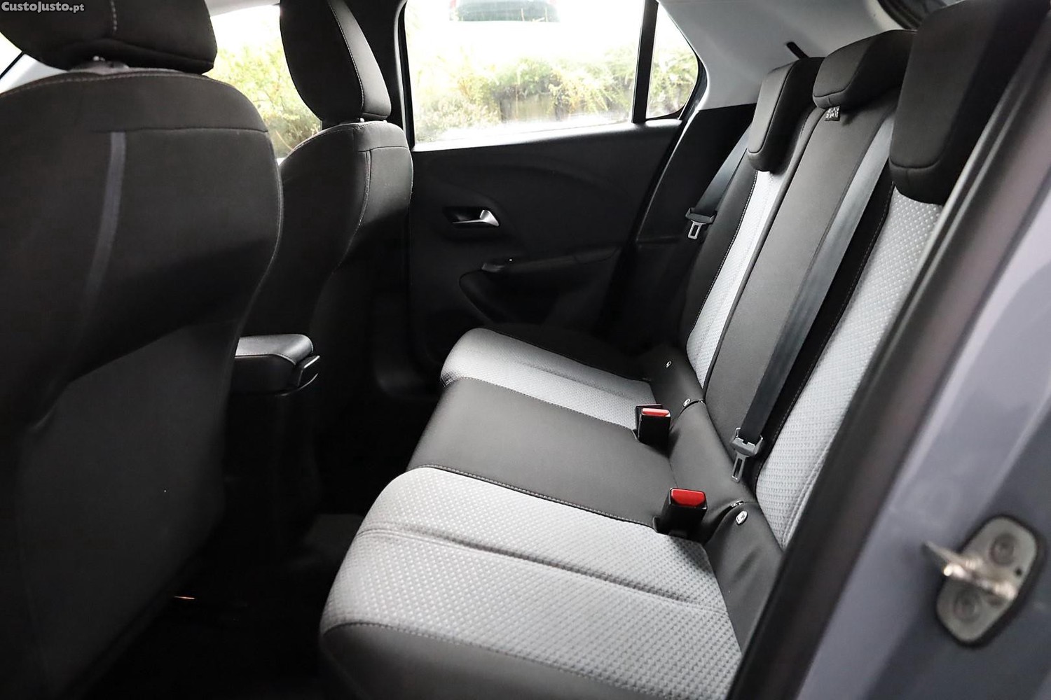 Opel Corsa 1.2 Edition — fotografia 4