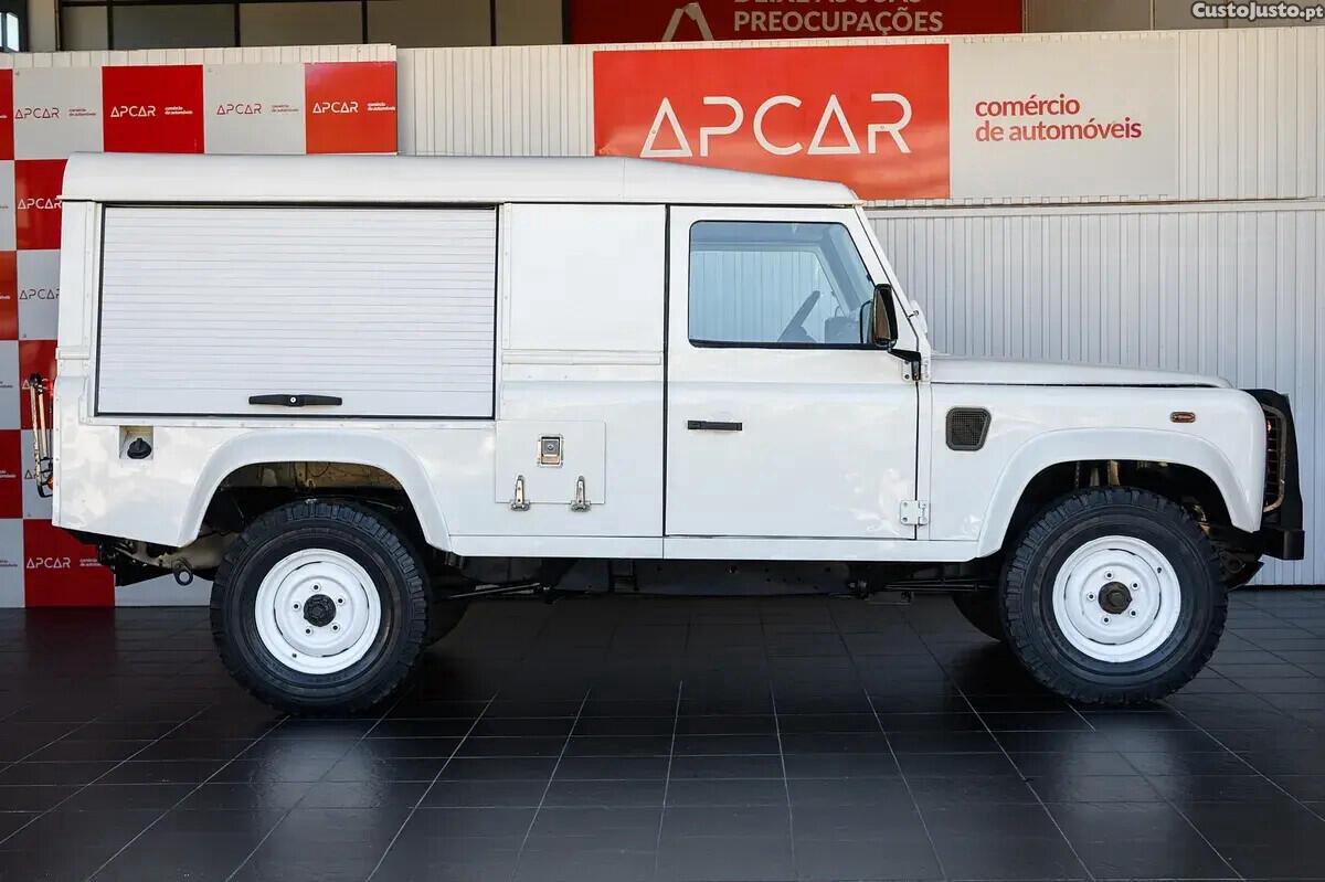 Land Rover Defender 110 2.5 Td5 E — fotografia 30