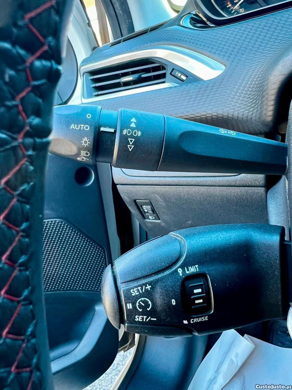 Peugeot 208 GT line — fotografia 2