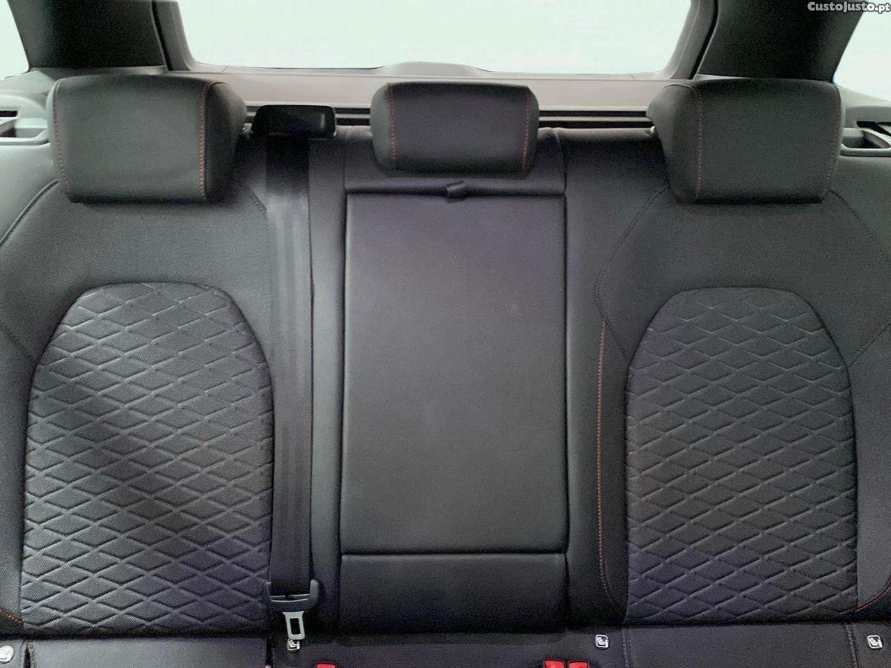 SEAT Leon 1.5 TSI e-Hybrid FR DSG — fotografia 10