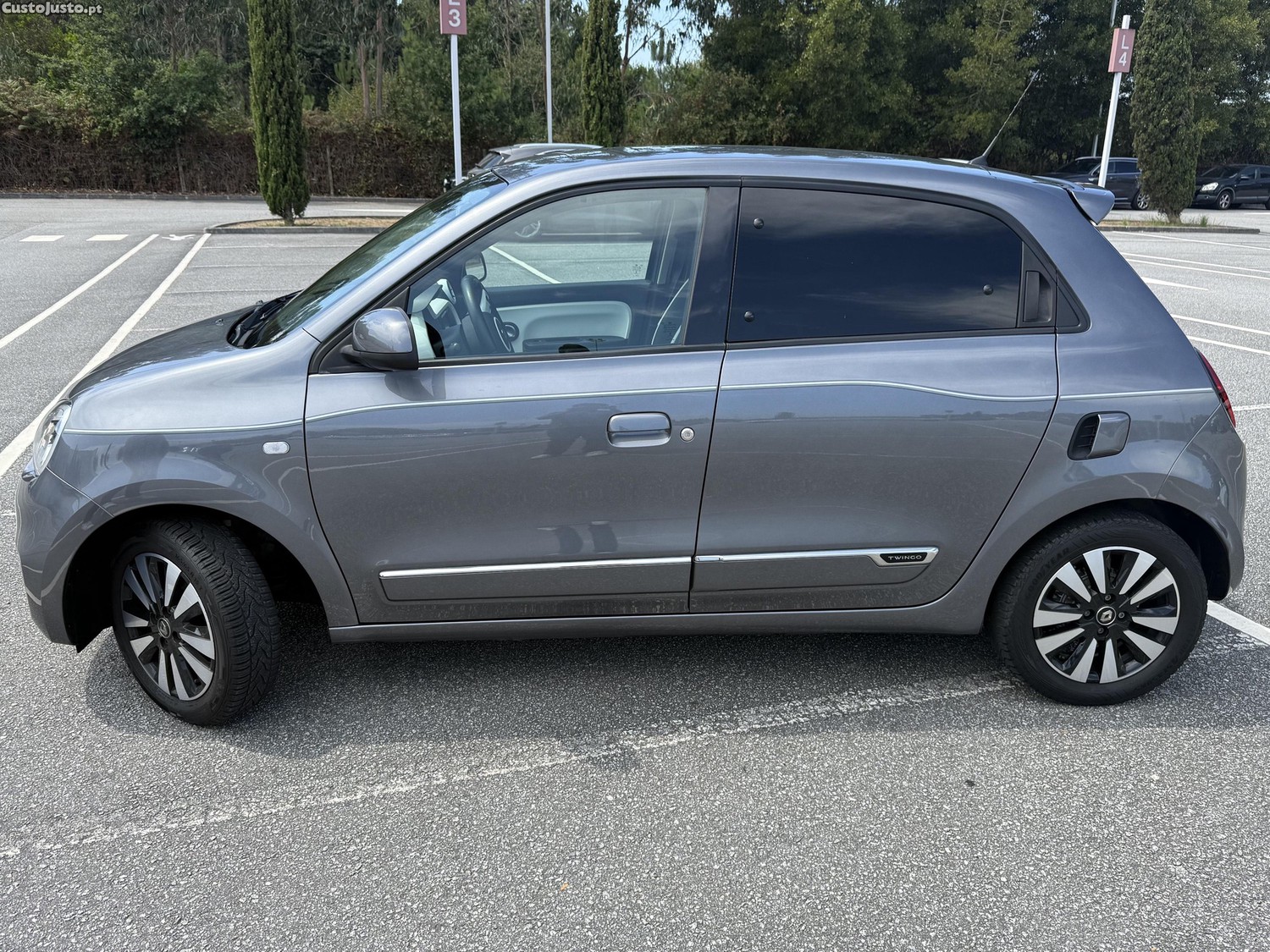 Renault Twingo 1.0 SCELUXE — fotografia 11
