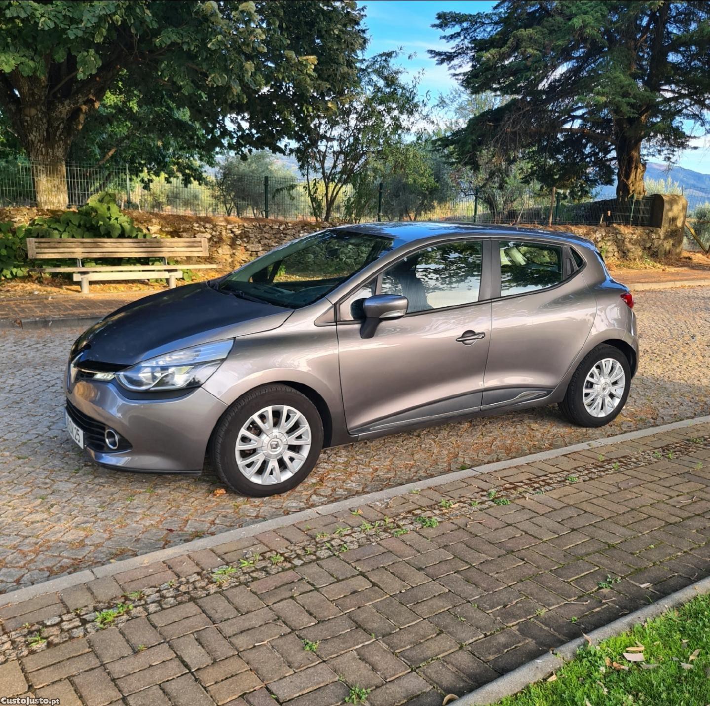 Renault Clio GPS A/C Económico — fotografia 11