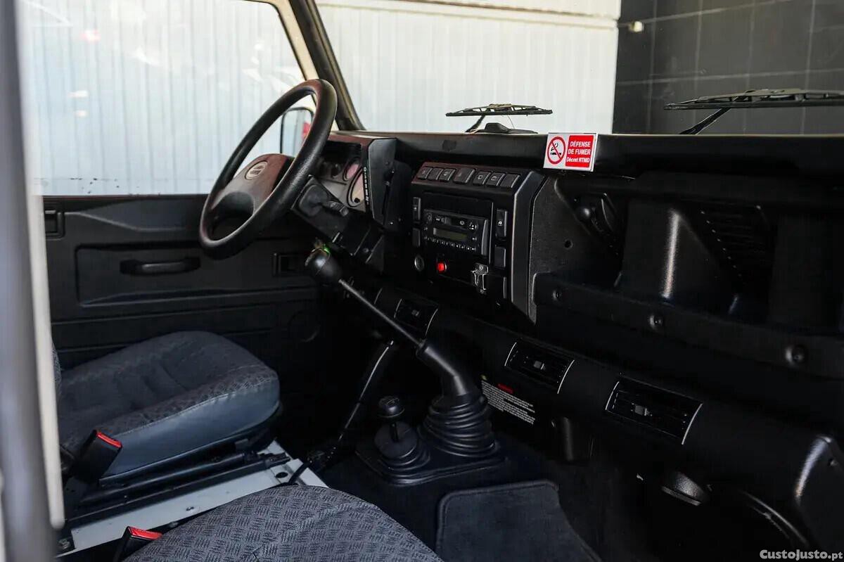 Land Rover Defender 110 2.5 Td5 E — fotografia 8