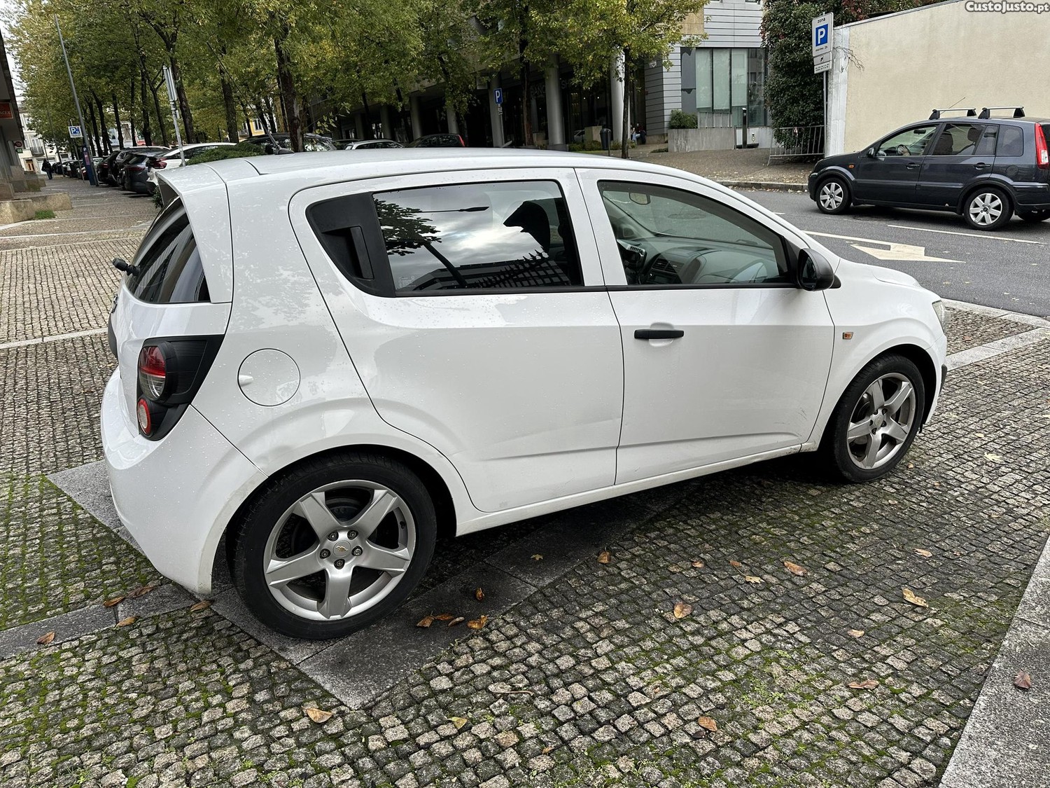Chevrolet Aveo 1.3 TDCi LS — fotografia 16