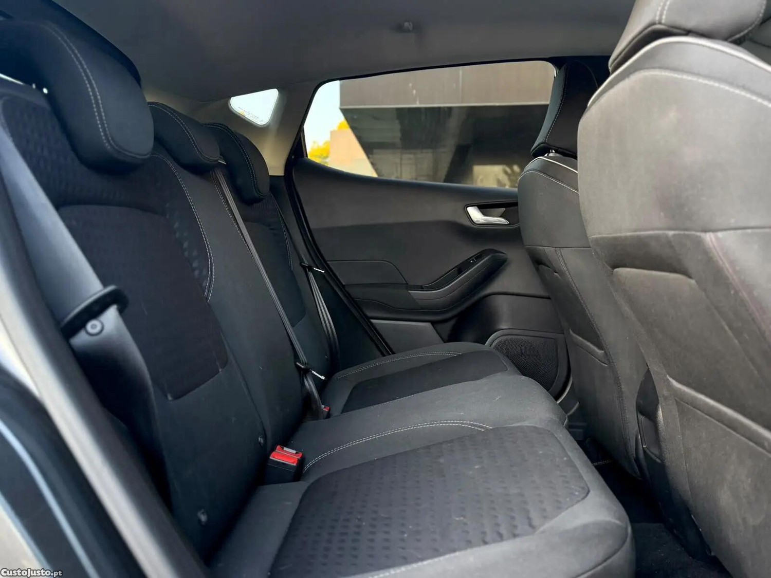 Ford Fiesta 1.5 TDCi Titanium — fotografia 9