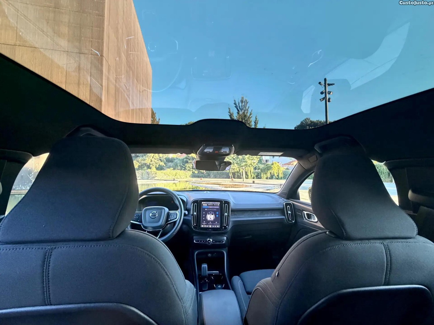 Volvo C40 Recharge 82 kWh Single M. Extended Range RWD Ultimate — fotografia 8