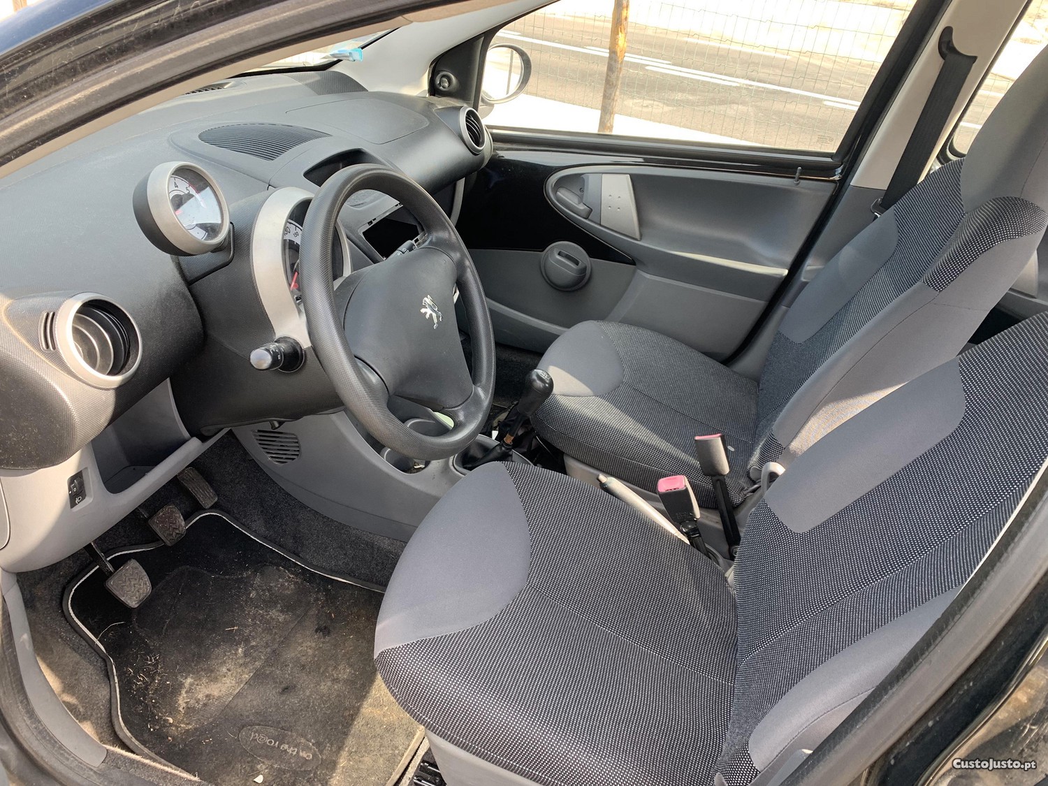 Peugeot 107 1.4 Hdi 5P c'' AC - 08 — photo 3