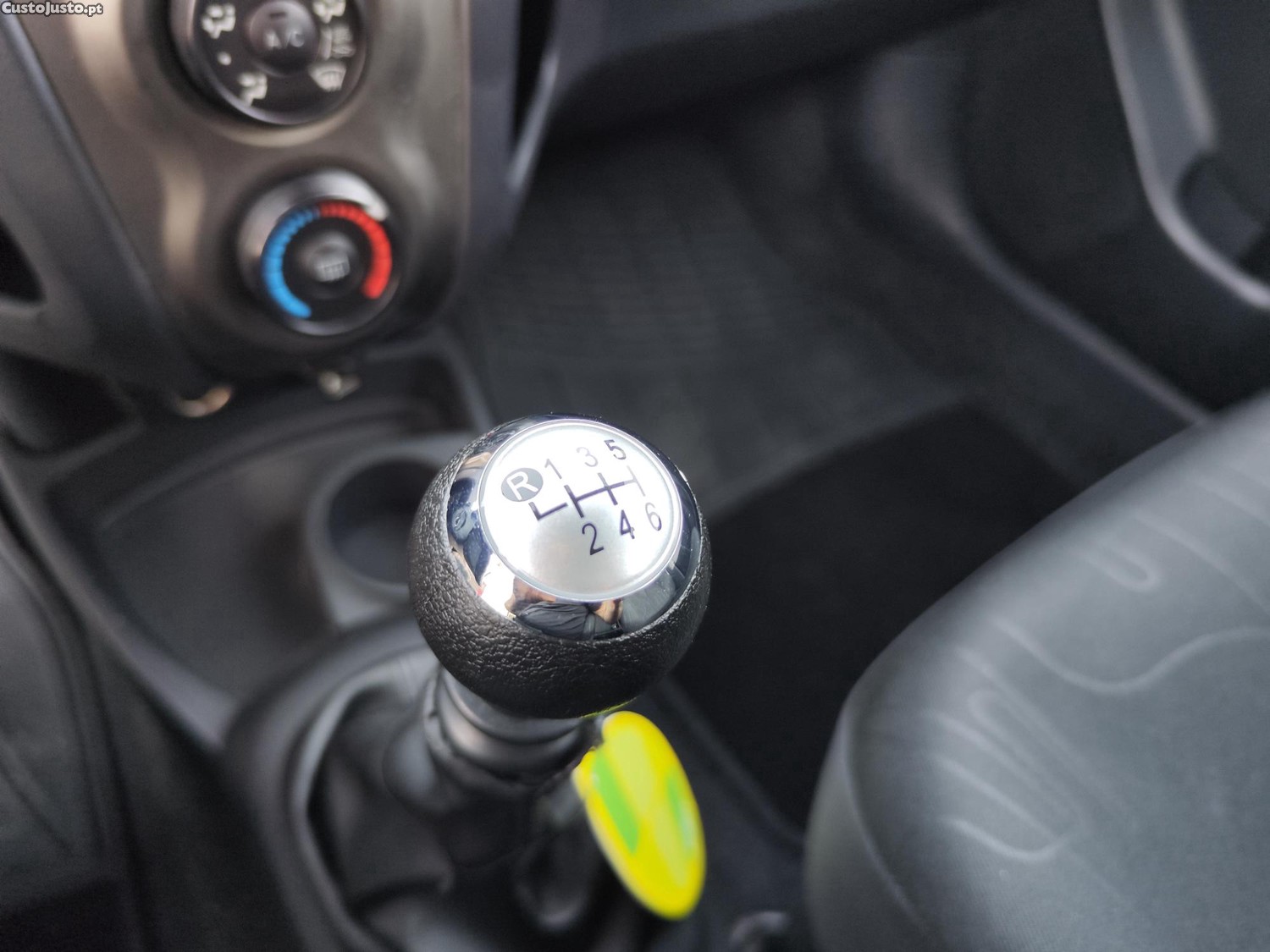 Toyota Yaris 1.33vvti 16v - 101cv - Caixa 6 vel. — fotografia 3