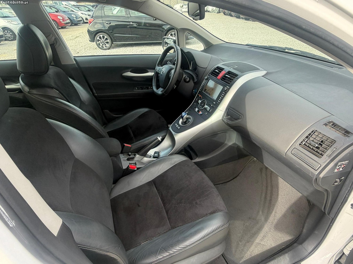 Toyota Auris 1.8 HSD Comfort +P.Sport+Navi — fotografia 5