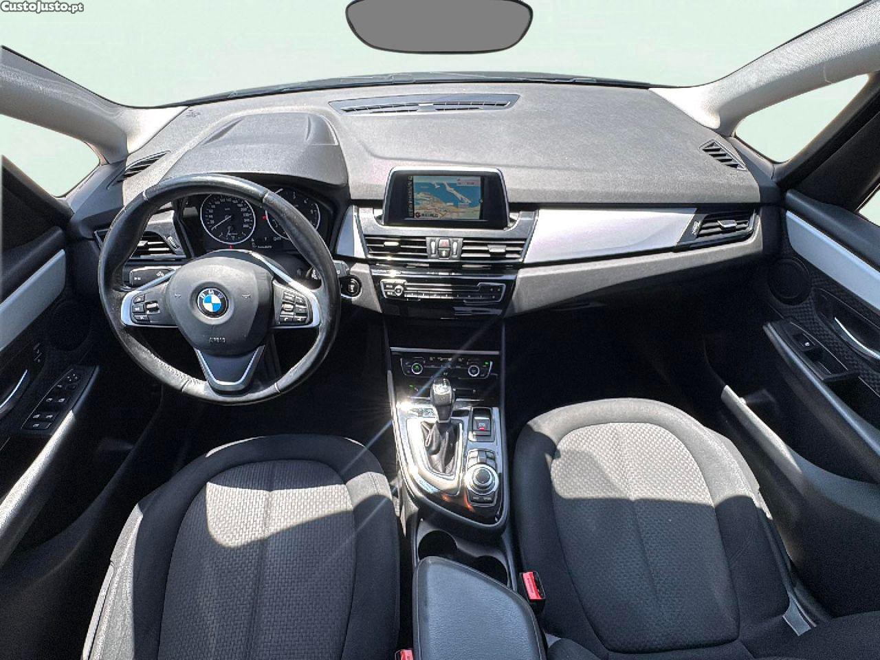 BMW 218 Active Tourer d Auto — fotografia 3