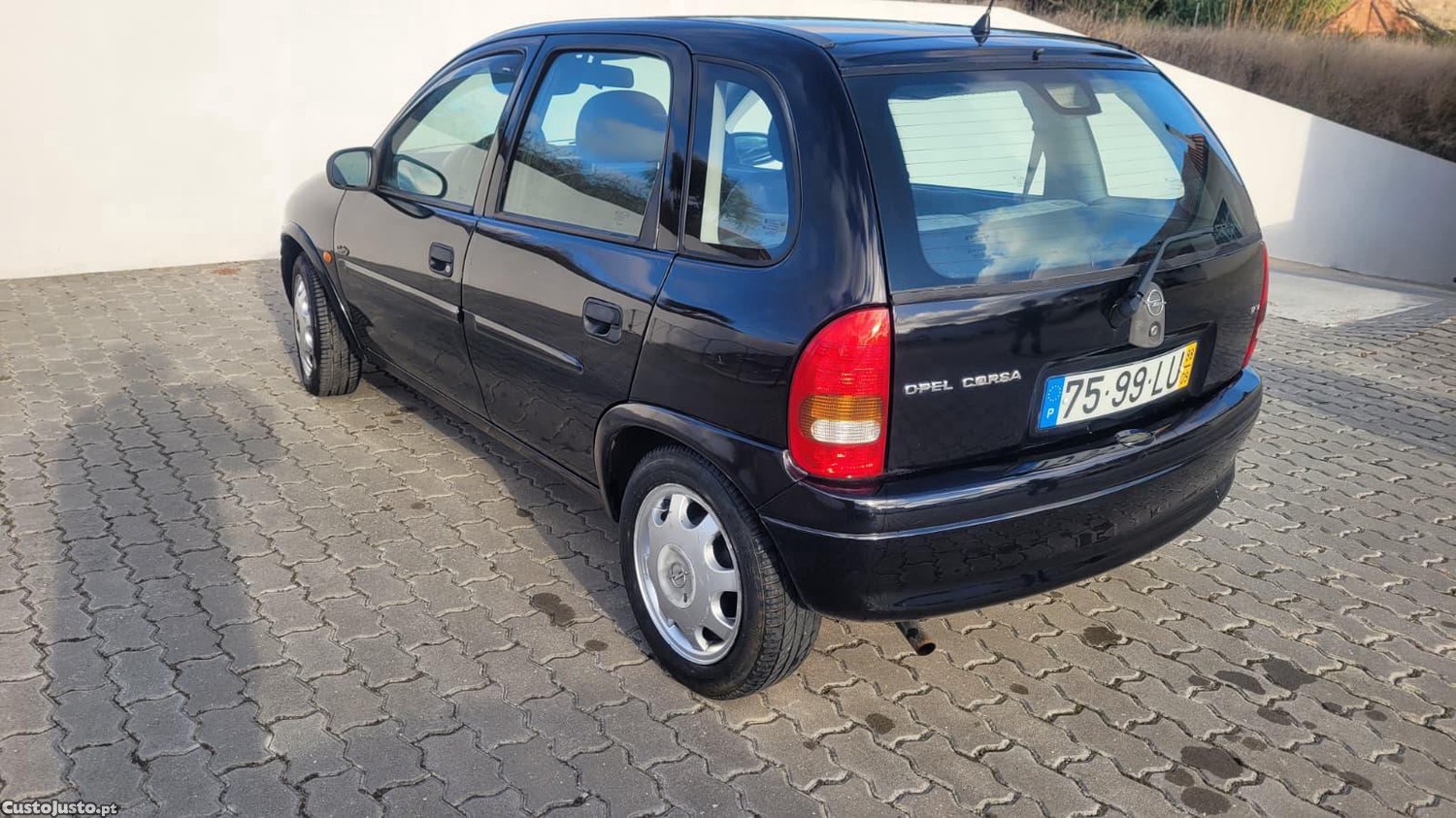 Opel Corsa 1.0 gasolina — fotografia 4