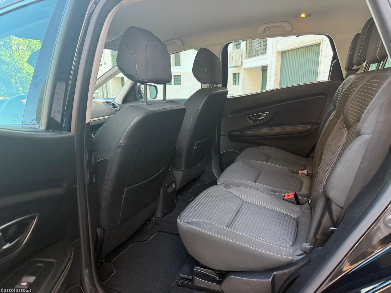 Renault Grand Scénic ENERGY TCe 130 INTENS — fotografia 8