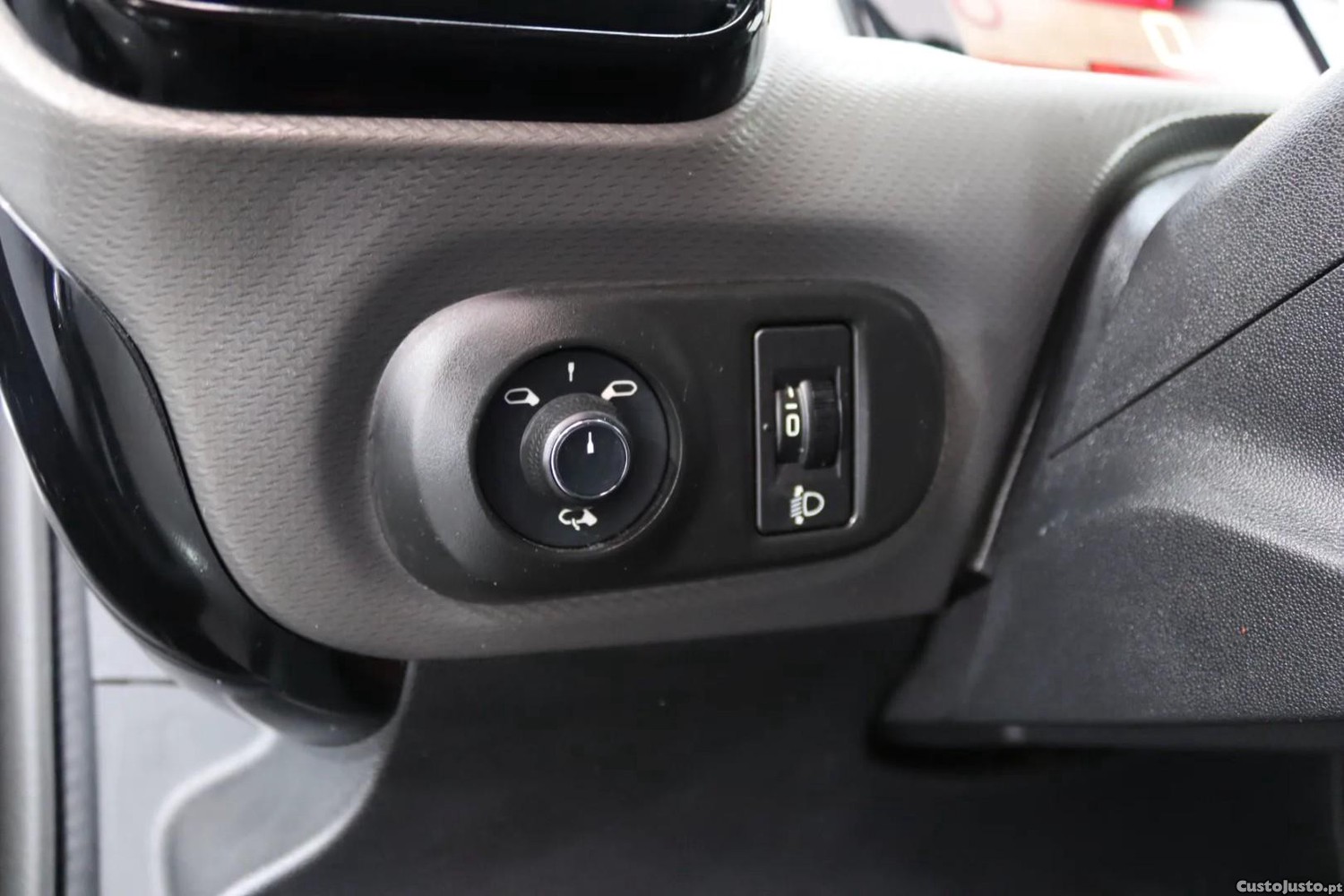 Citroën C4 1.2 PureTech Feel Business — fotografia 4