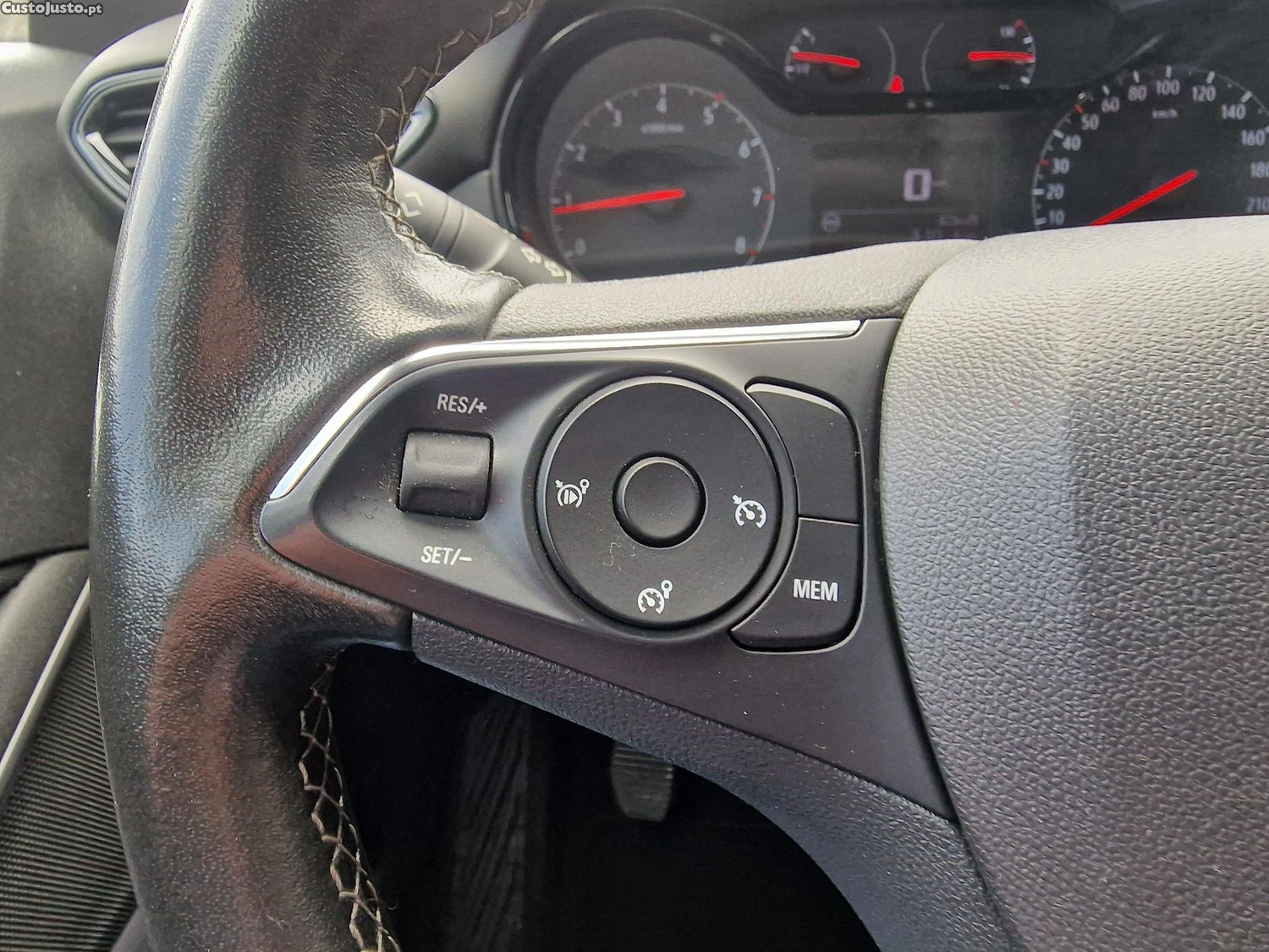Opel Crossland 1.2 T ELEGANCE 110CV — fotografia 7