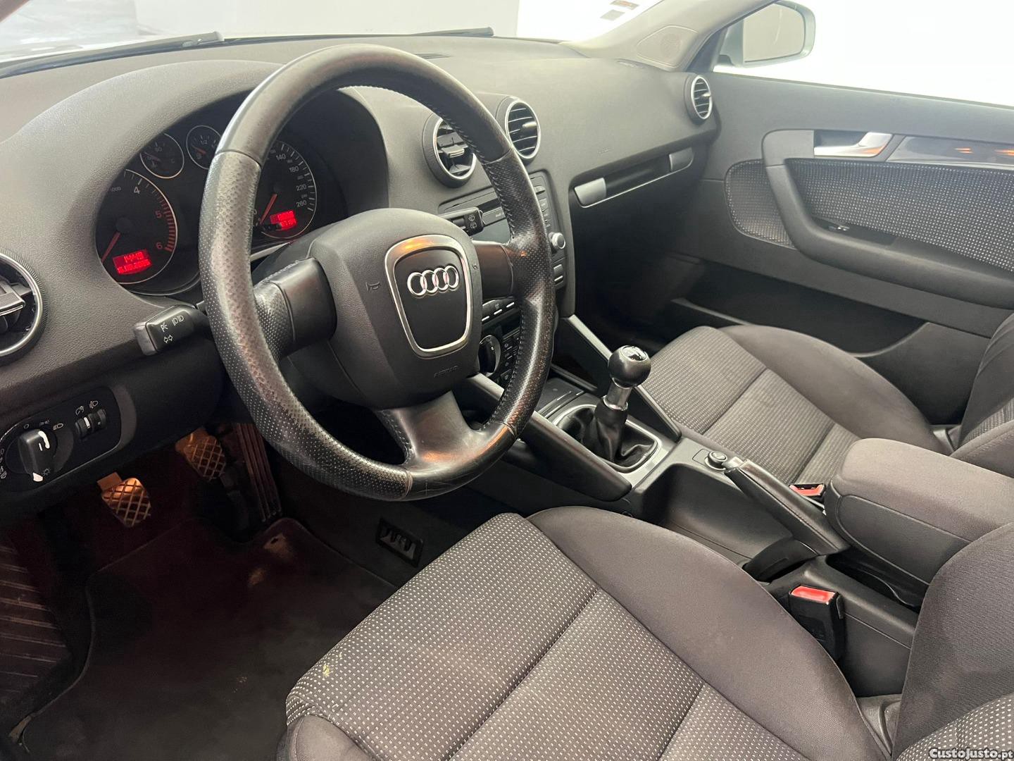 Audi A3 SPORTBACK 1.9TDI — fotografia 7
