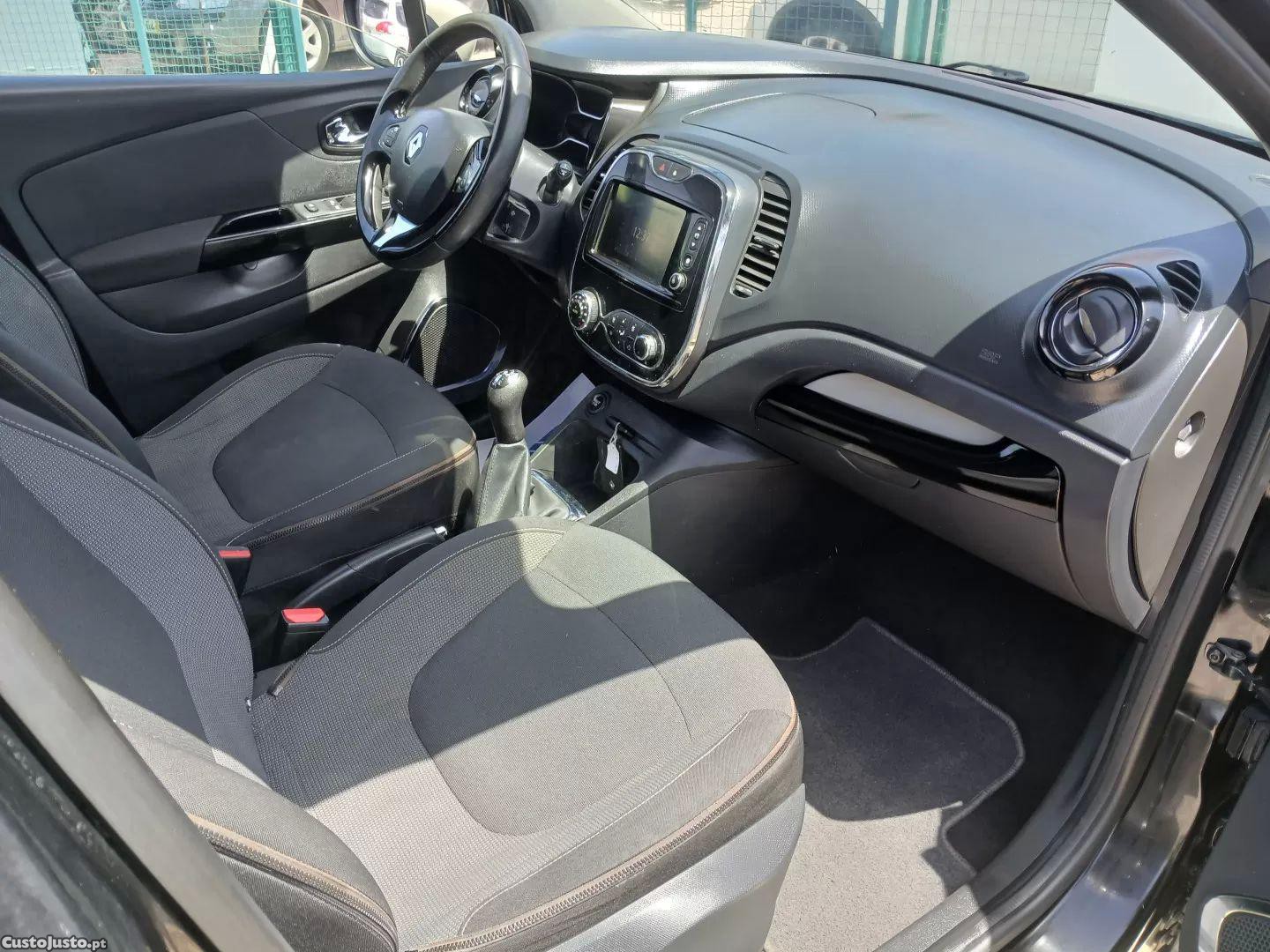 Renault Captur 1.5 dci expression — fotografia 3