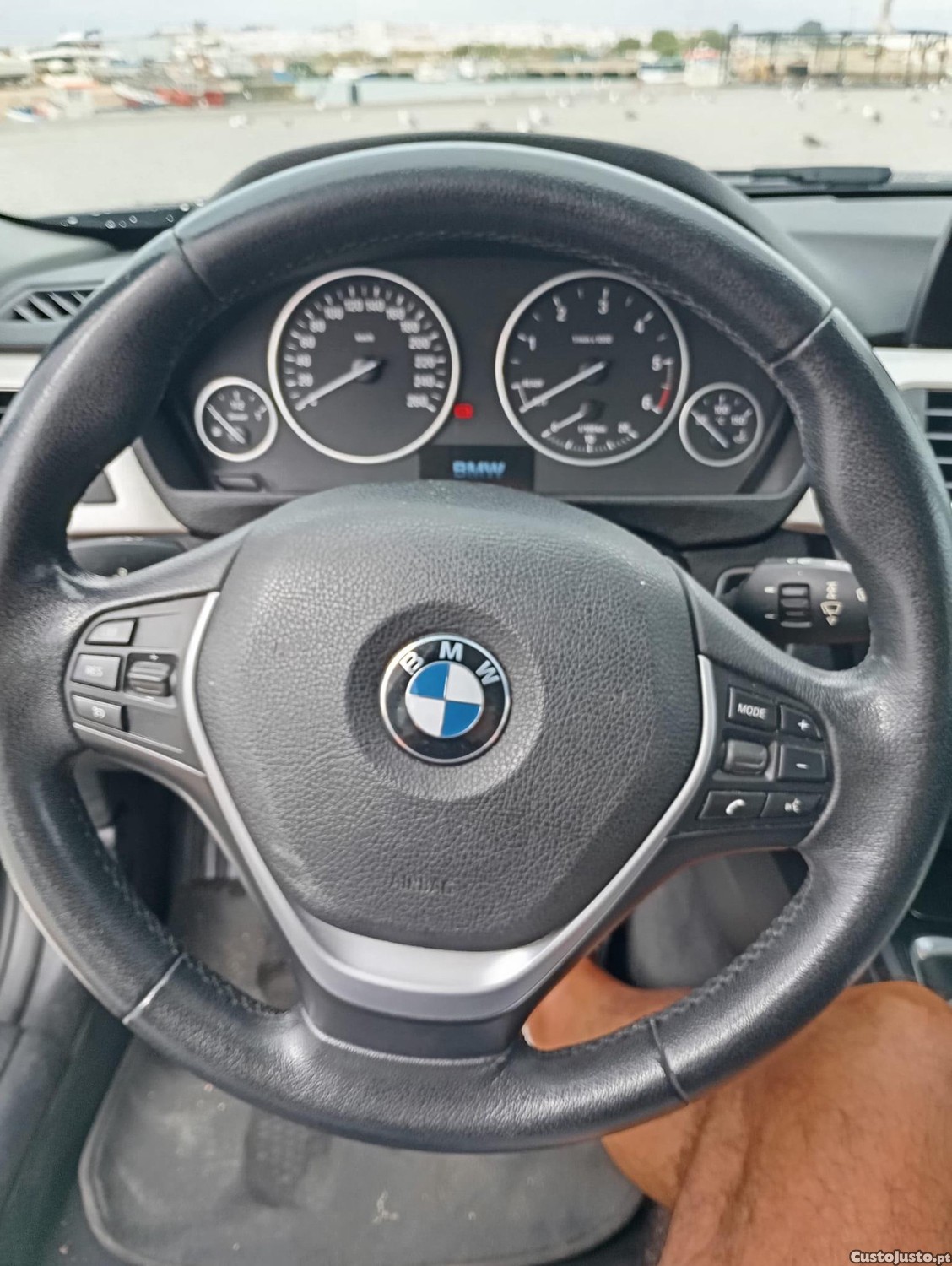 BMW 318 d — fotografia 3