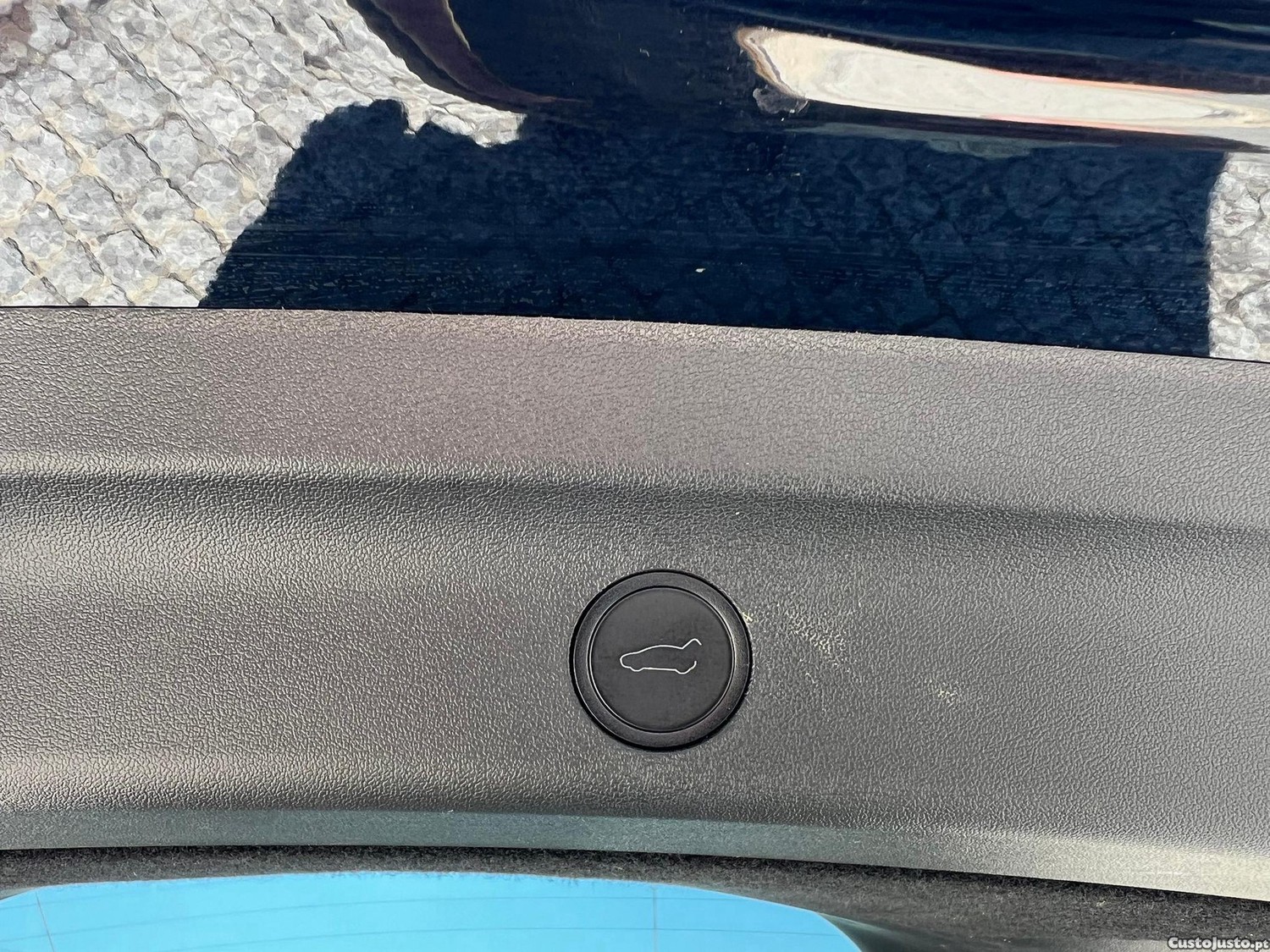 Tesla Model Y Standard — fotografia 12