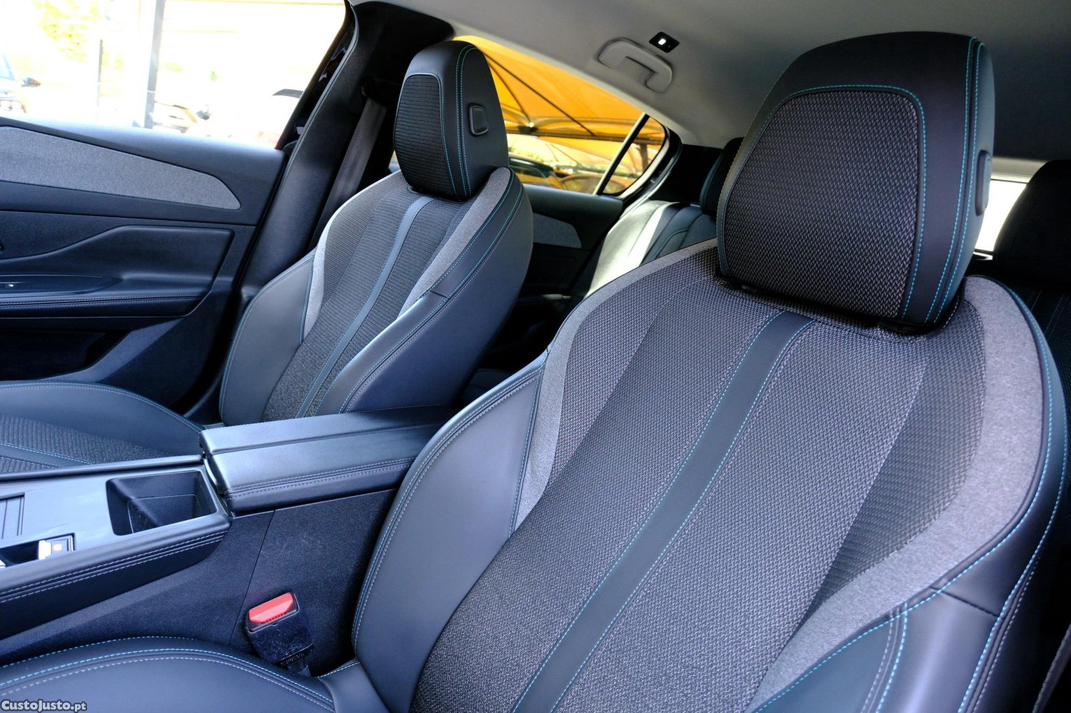 Peugeot 308 1.2 PureTech Allure Pack EAT8 — fotografia 18