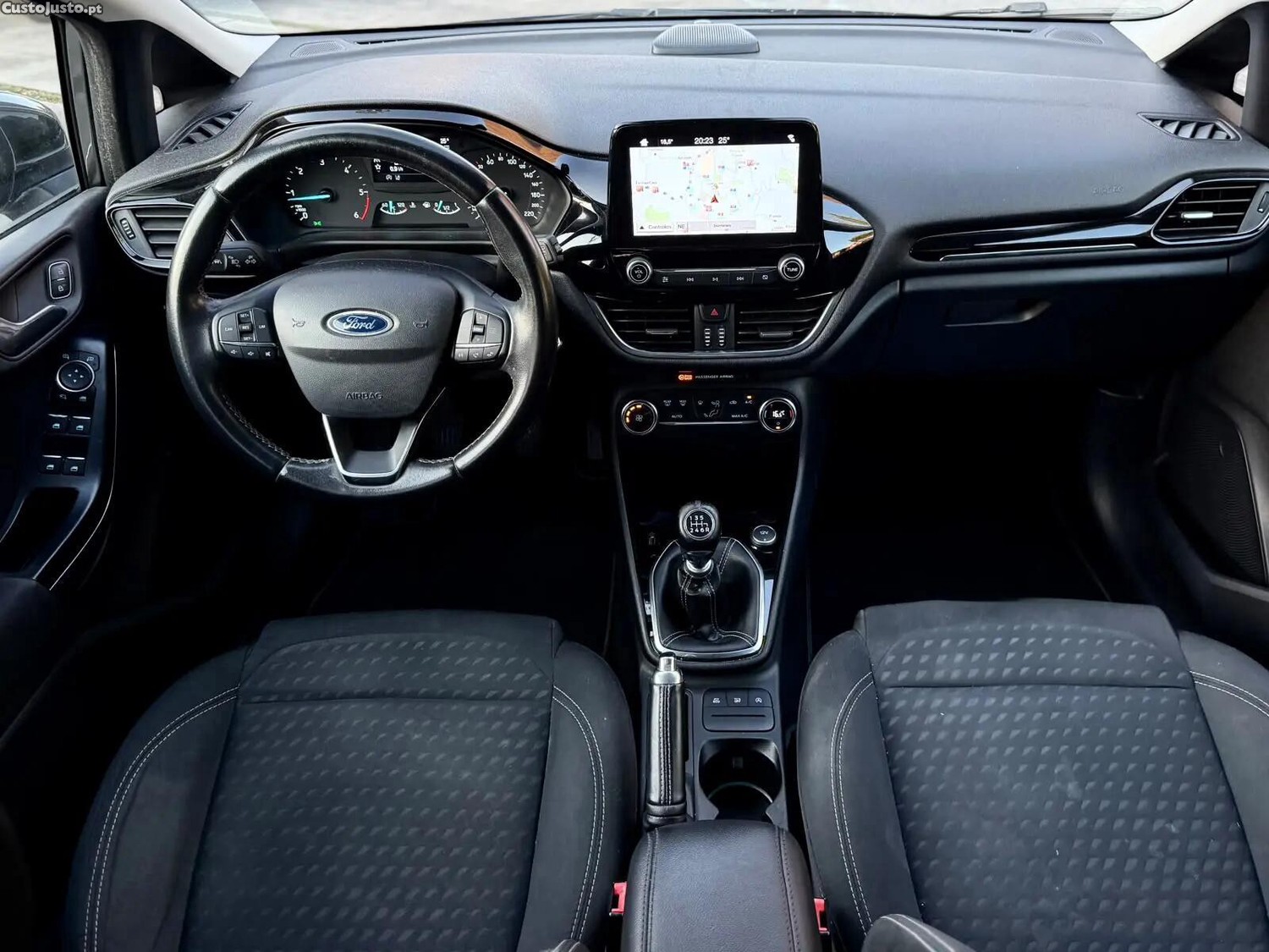 Ford Fiesta 1.5 TDCi Titanium — fotografia 8
