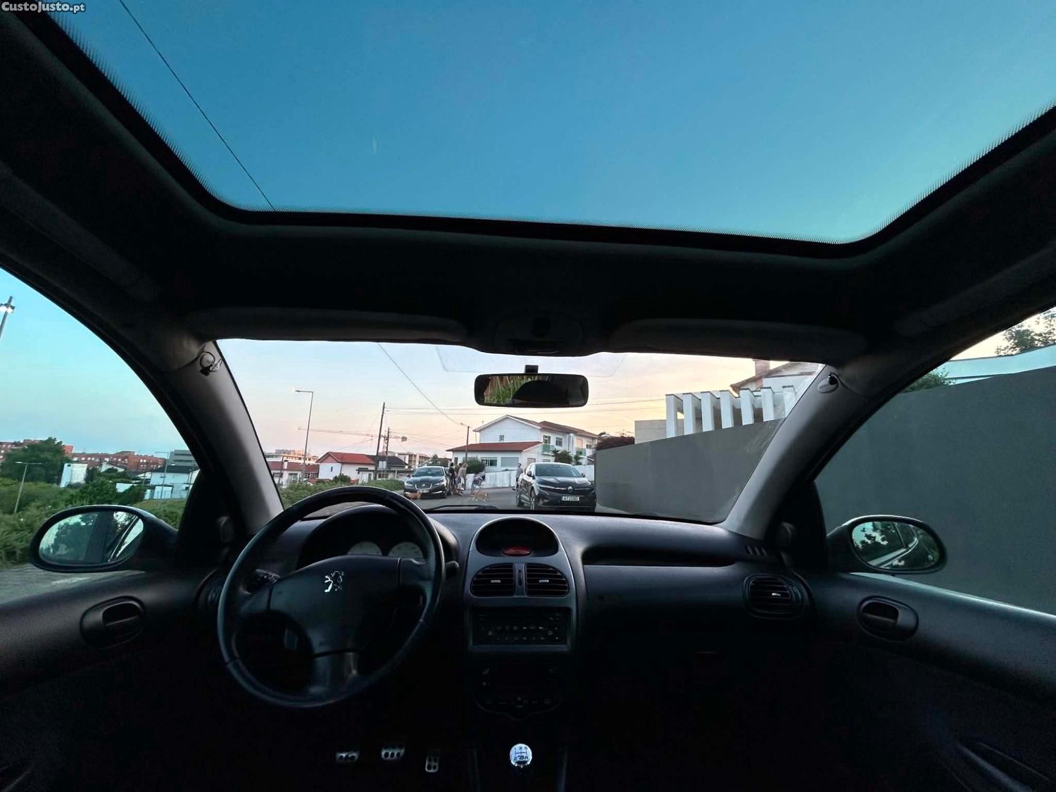 Peugeot 206 1.1 Black & Silver c/ tecto Panorâmico — fotografia 4