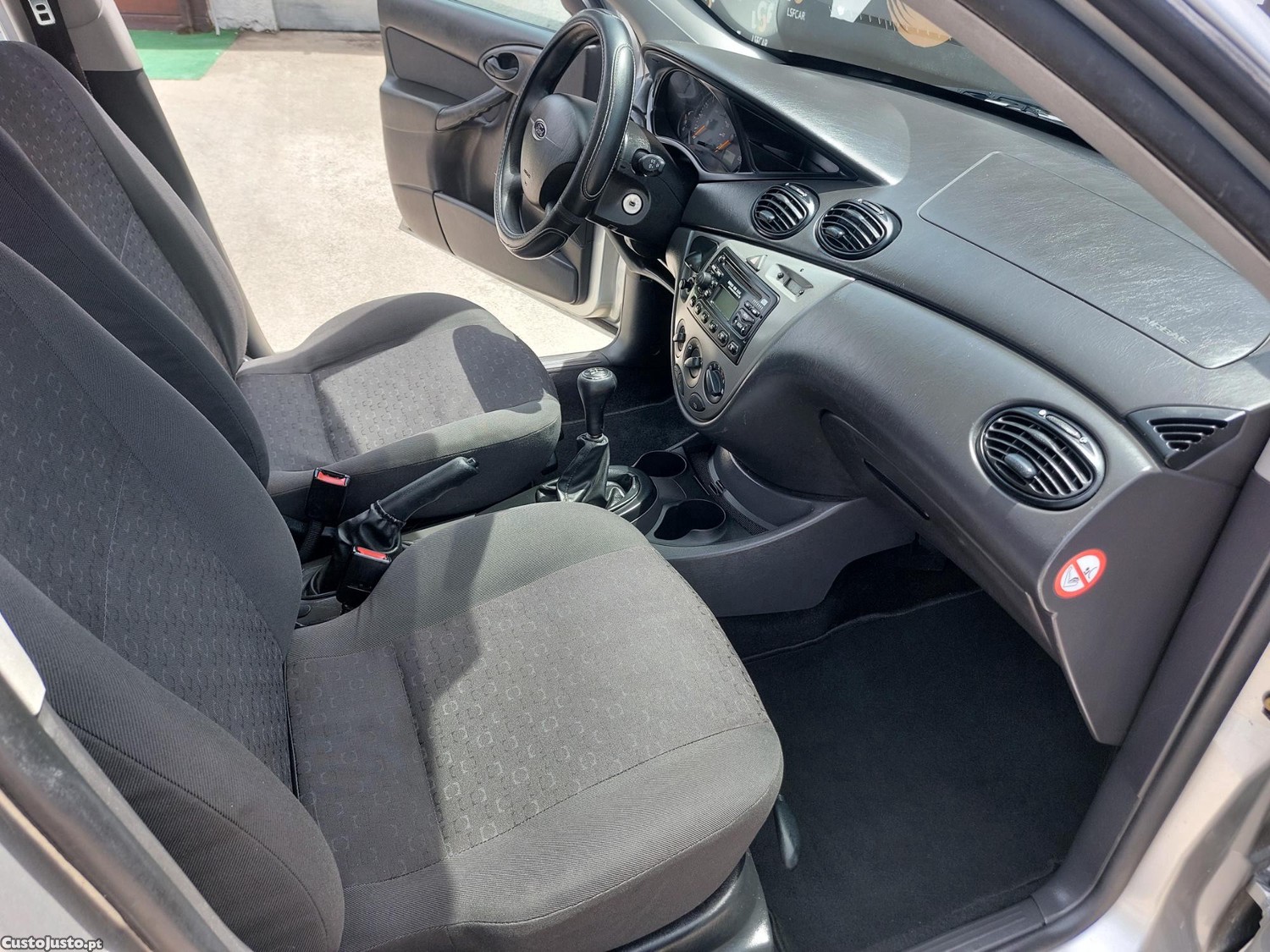 Ford Focus SW 1.4 16v 75cv, a.c, j.l.l, bom estado — fotografia 10