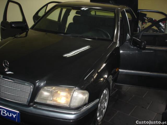Mercedes-Benz C 220 D - 96 foto 3