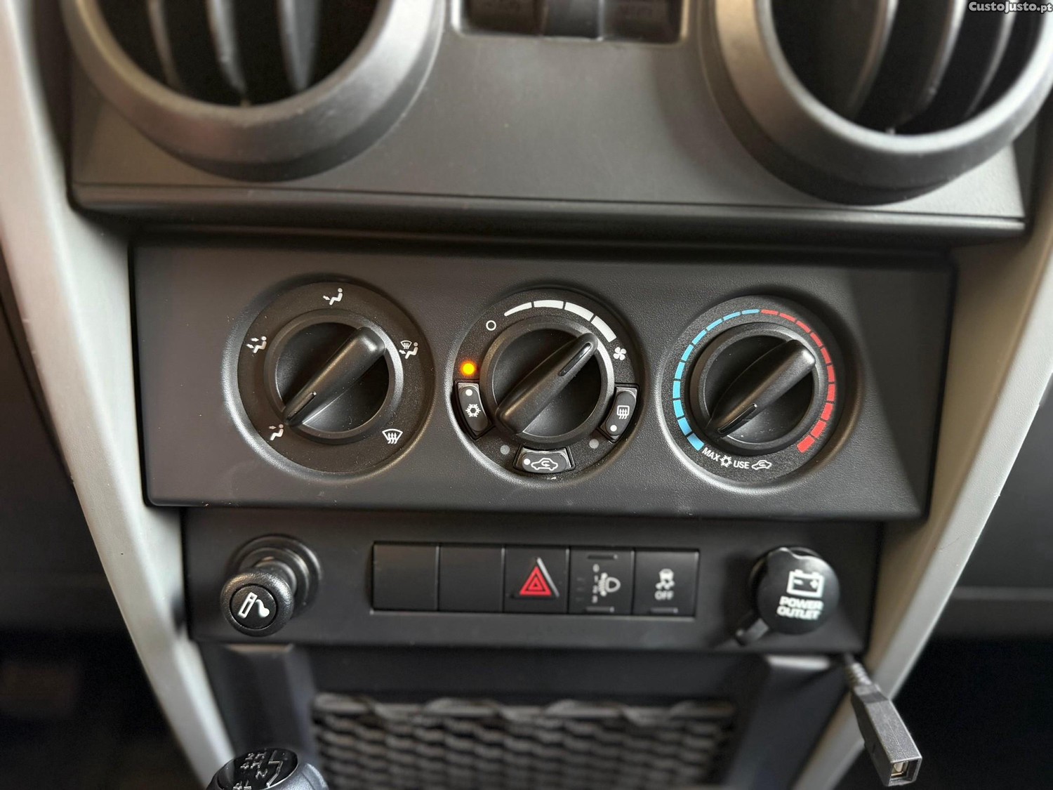 Jeep Wrangler 2.8 CRD MTX Sport — fotografia 4