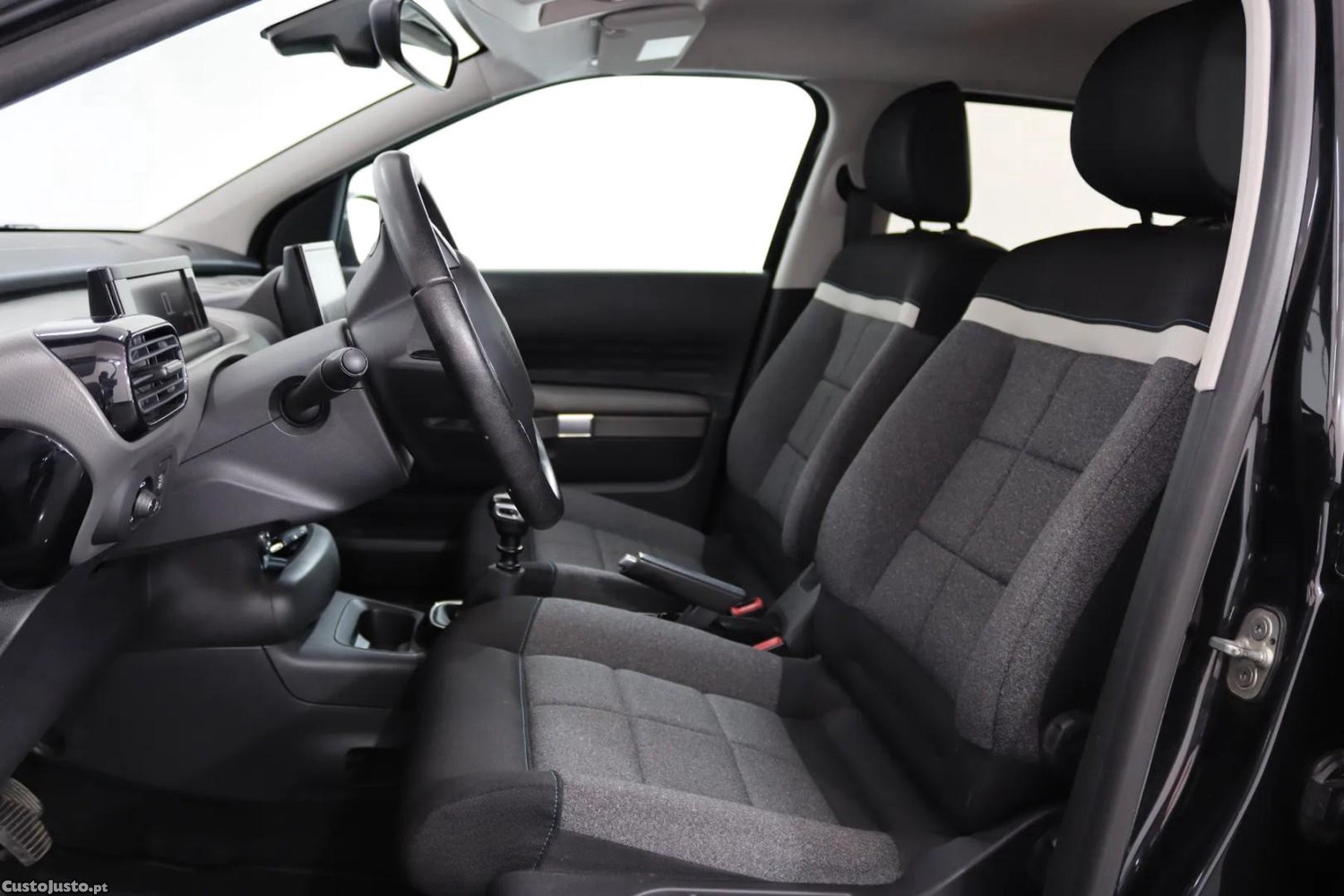 Citroën C4 1.2 PureTech Feel Business — fotografia 9