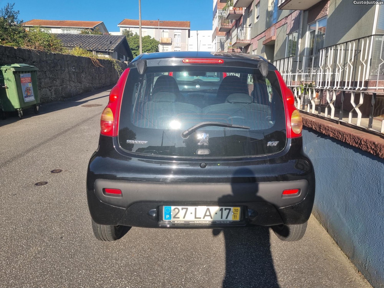 Peugeot 107 1.0 - 10 foto 3