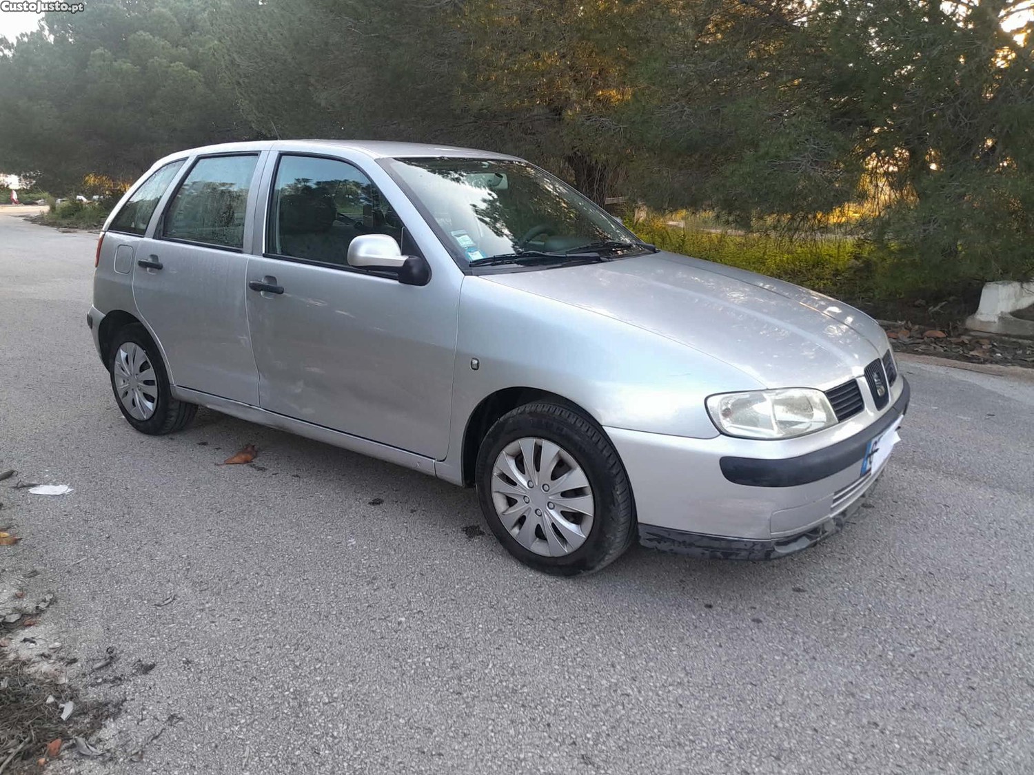 SEAT Ibiza 1.0 MPI GASOLINA ECONOMICO ANO 2001 — fotografia 4