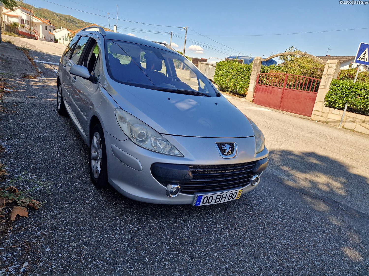 Peugeot 307 Suv 7 lugares — fotografia 7