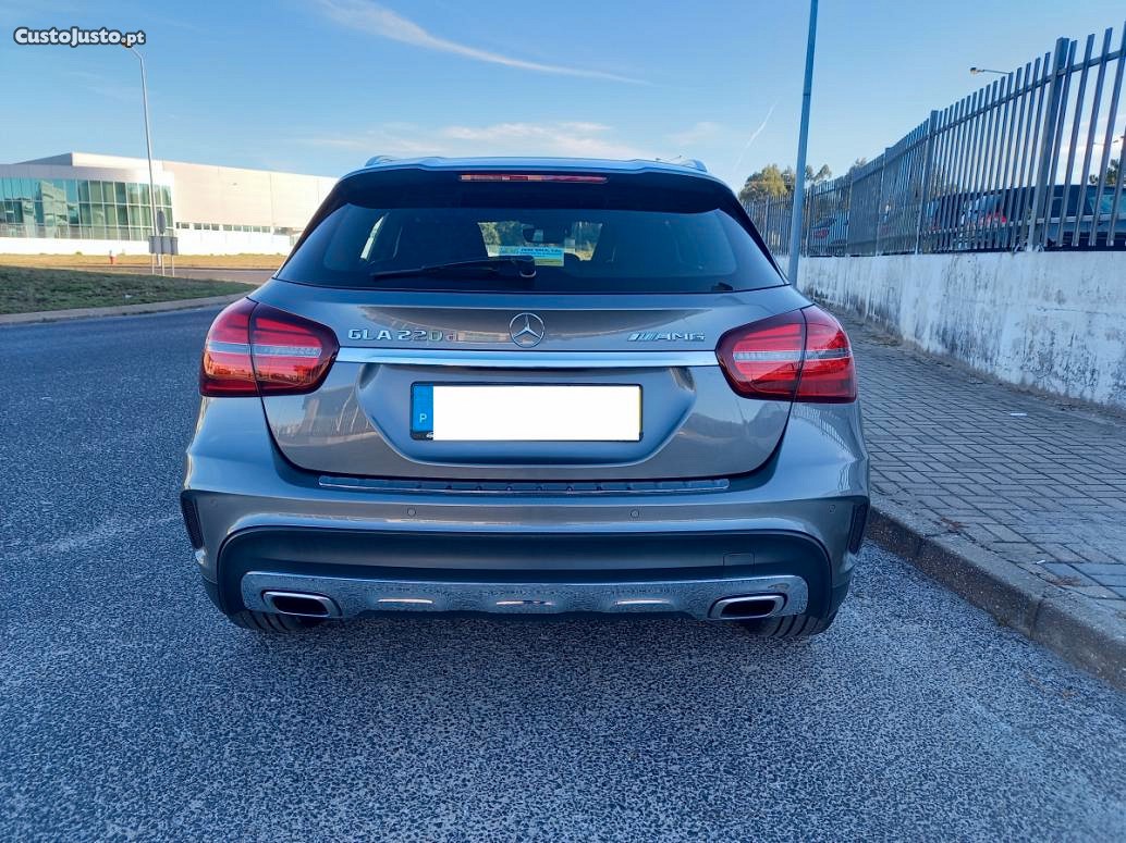 Mercedes-Benz GLA 220 AMG - 17 foto 4