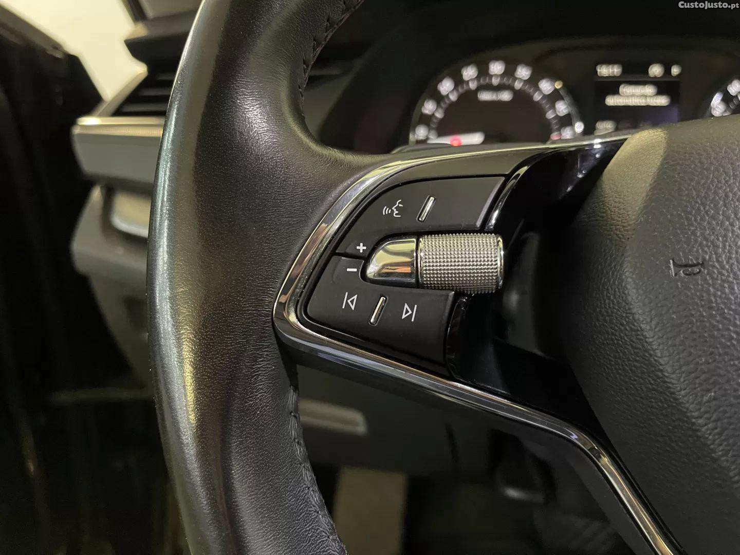 Skoda Octavia 2.0 tdi ambition dsg — fotografia 19