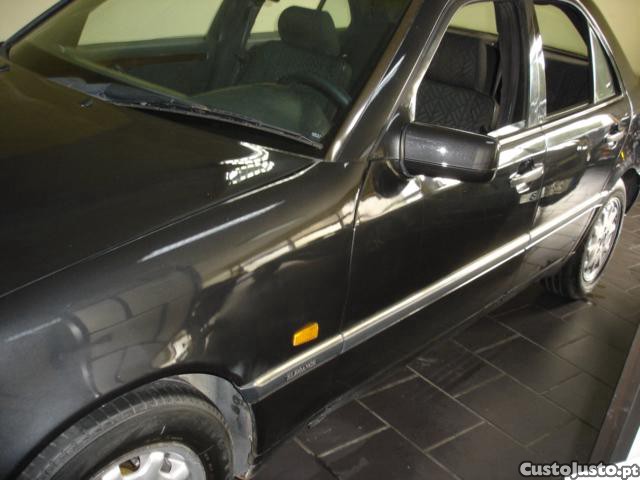 Mercedes-Benz C 220 D - 96 foto 2